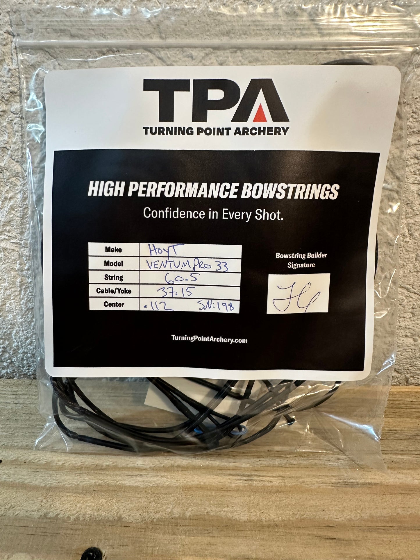 Hoyt Ventum Pro 33 Custom Bow String and Cables (multiple colors)